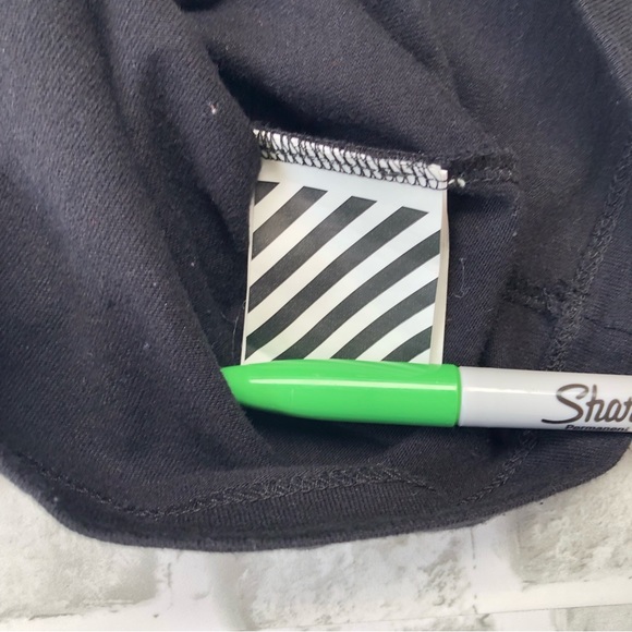 Off-White Black Long Sleeve Fence Arrow T-Shirt Men’s Size Small 100% Authentic - Picture 9 of 10